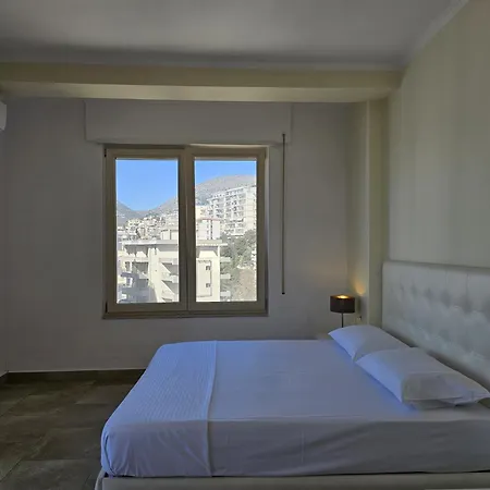 Apartment In Saranda Near Sandy Beach شقة *