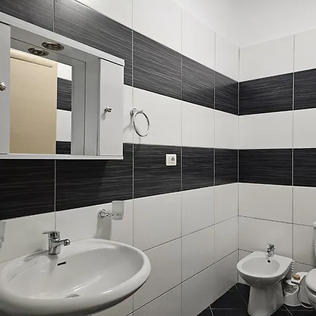 Apartment In Saranda Near Sandy Beach شقة ساراندا