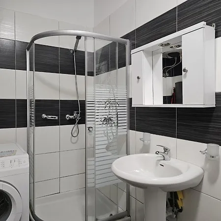 Apartment In Saranda Near Sandy Beach شقة *