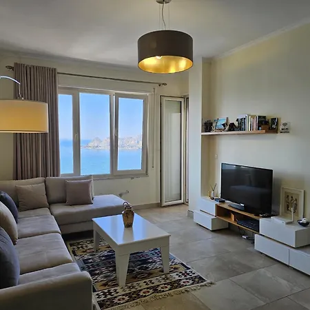 Apartment In Saranda Near Sandy Beach شقة ساراندا