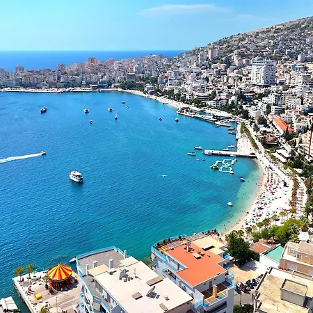 Apartment In Saranda Near Sandy Beach شقة